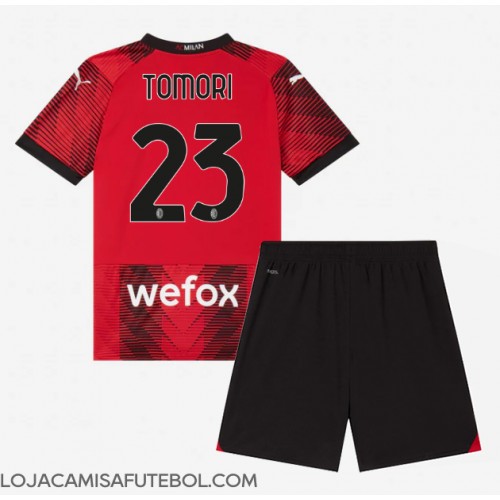 Camisa de Futebol AC Milan Fikayo Tomori #23 Equipamento Principal Infantil 2023-24 Manga Curta (+ Calças curtas)